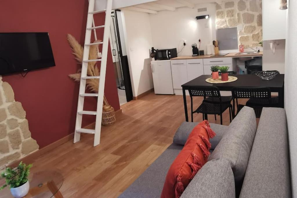 Centre Ville Montpellier - Appartement Au Coeur De L'Ecusson Esterno foto