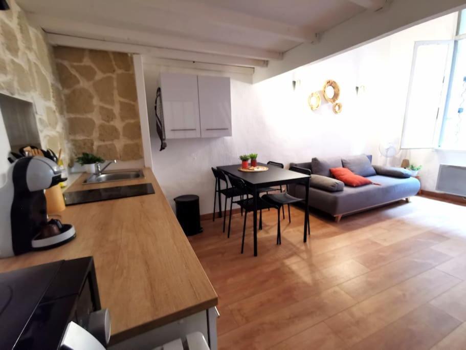 Centre Ville Montpellier - Appartement Au Coeur De L'Ecusson Esterno foto