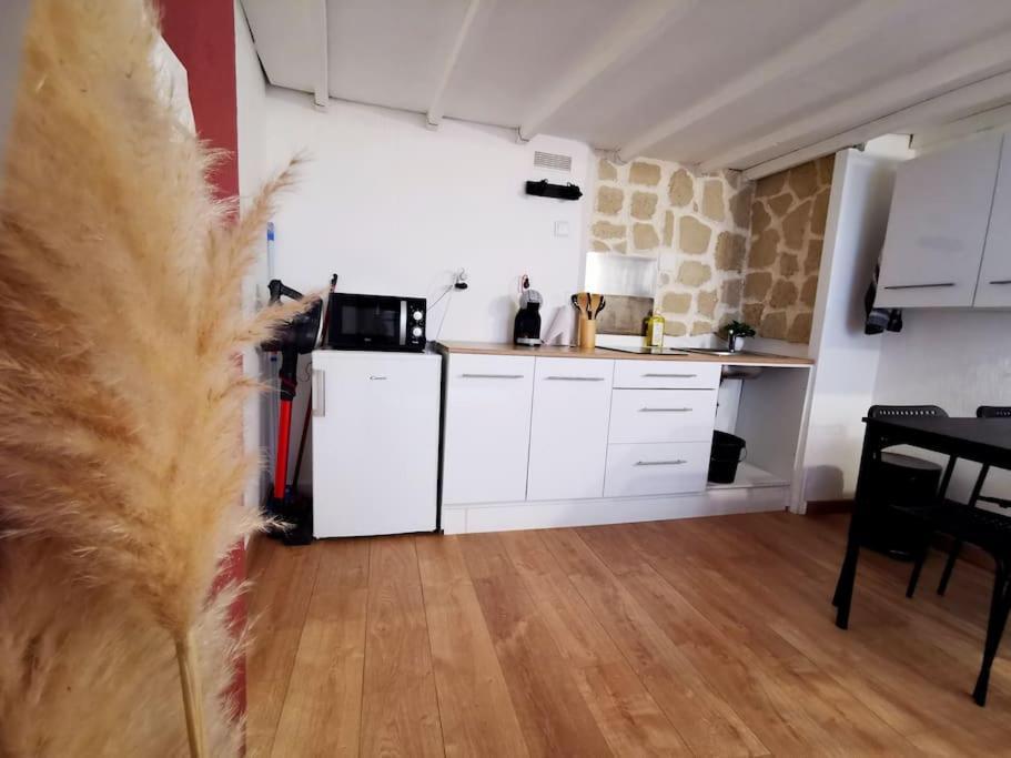 Centre Ville Montpellier - Appartement Au Coeur De L'Ecusson Esterno foto