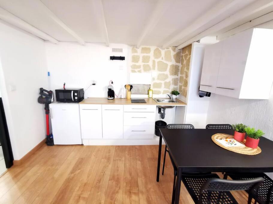 Centre Ville Montpellier - Appartement Au Coeur De L'Ecusson Esterno foto