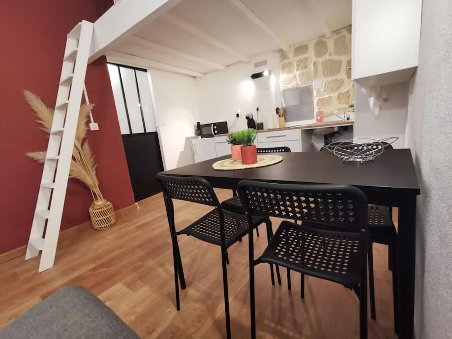 Centre Ville Montpellier - Appartement Au Coeur De L'Ecusson Esterno foto